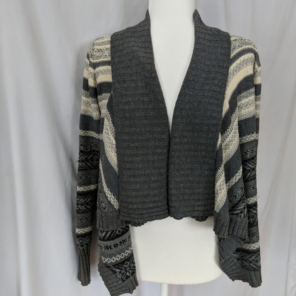 Gray/cream cardigan